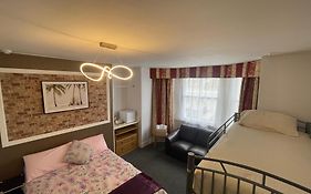 Backpackers Blackpool Hotel & Suites